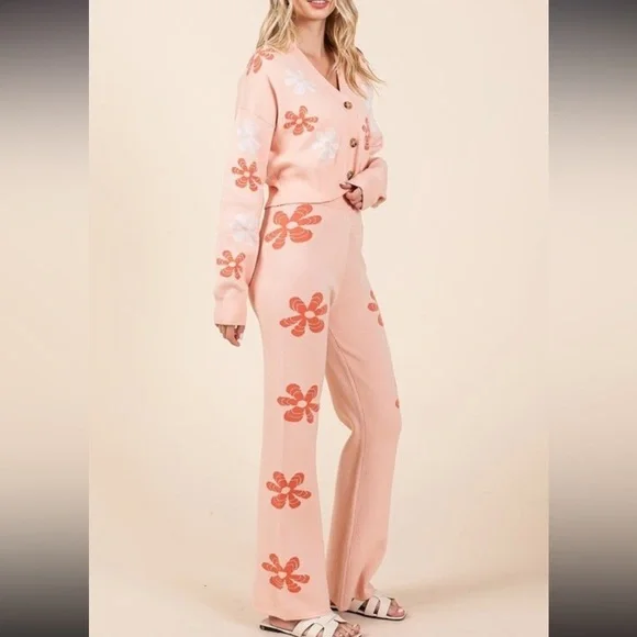 Flower Sweater Set - Picture 5 of 7